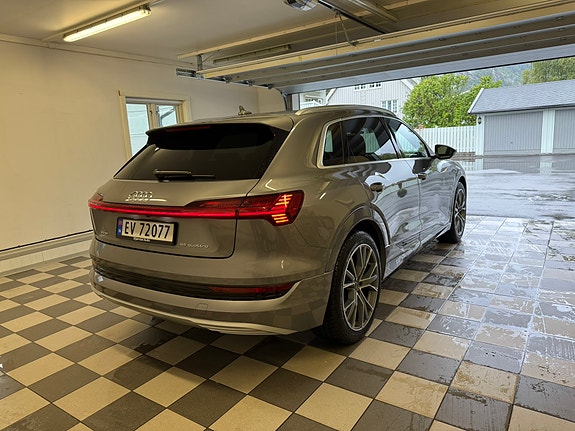 Audi e-tron 3 of 30