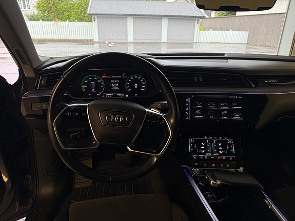 Audi e-tron 6 of 30