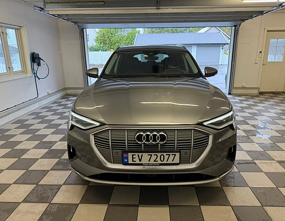 Audi e-tron 28 of 30