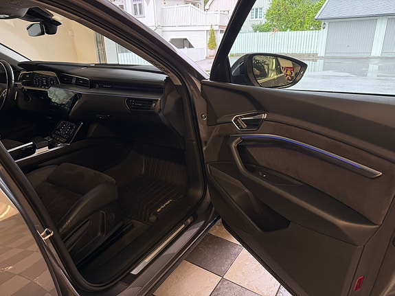 Audi e-tron 15 of 30