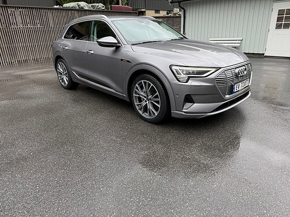 Audi e-tron 24 of 30
