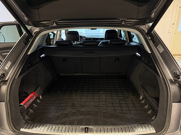 Audi e-tron 13 of 30