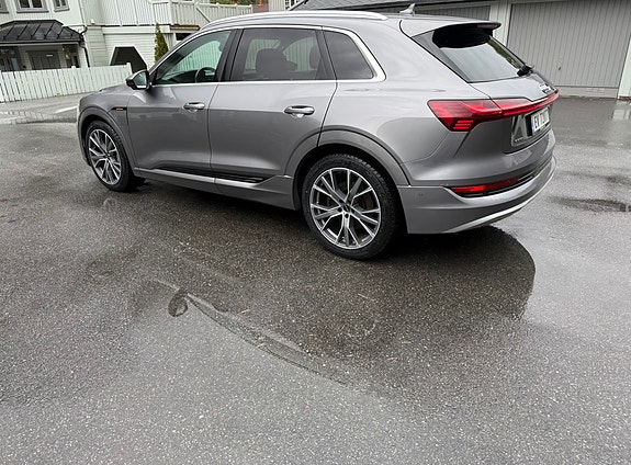 Audi e-tron 19 of 30