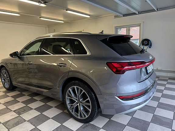 Audi e-tron 25 of 30
