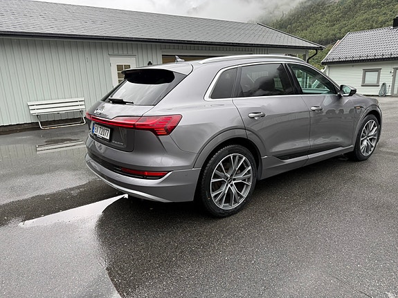 Audi e-tron 22 of 30