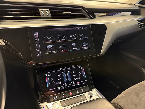 Audi e-tron 7 of 30