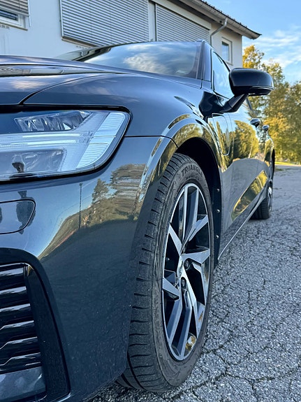 Volvo V60 4 of 26