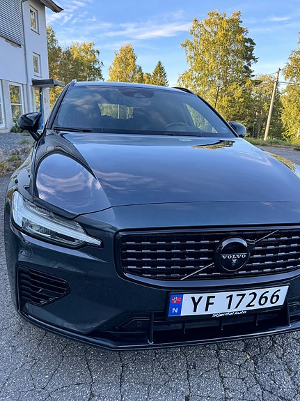 Volvo V60 2 of 26