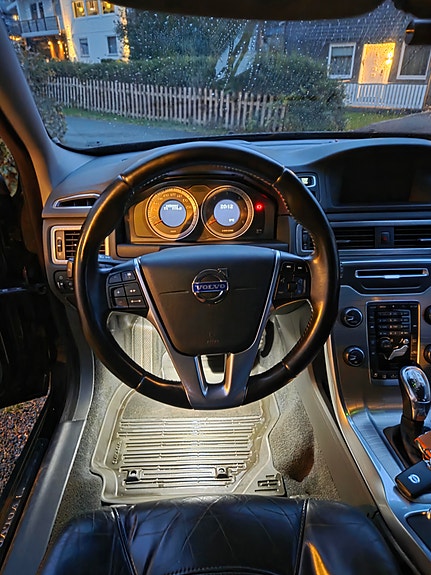 Volvo XC70 8 of 13