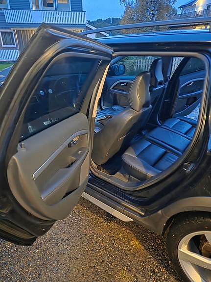 Volvo XC70 10 of 13