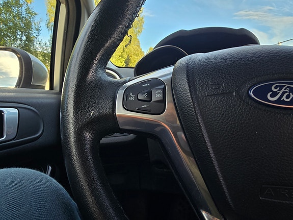 Ford Fiesta 13 of 18