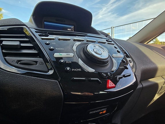 Ford Fiesta 15 of 18