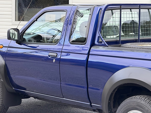 Nissan NP300 11 of 30