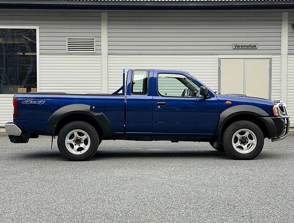 Nissan NP300 2 of 30