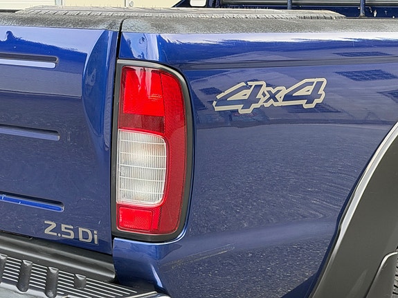 Nissan NP300 17 of 30