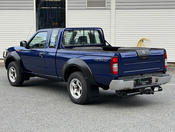Nissan NP300 5 of 30