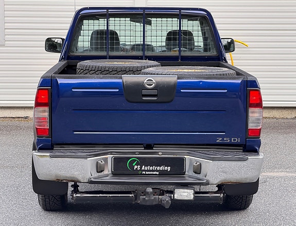 Nissan NP300 8 of 30