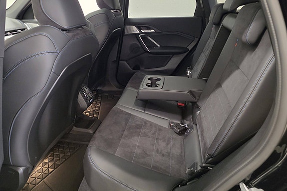 BMW iX1 19 of 30