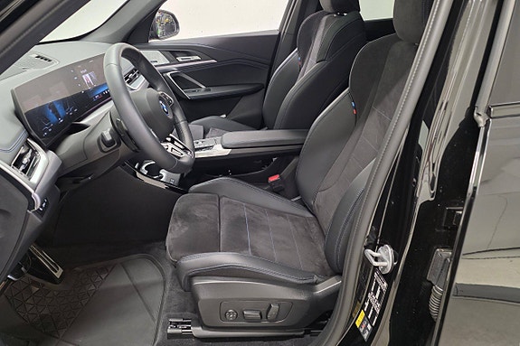 BMW iX1 14 of 30