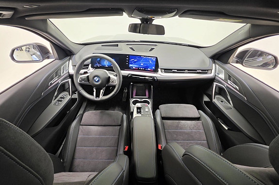 BMW iX1 20 of 30