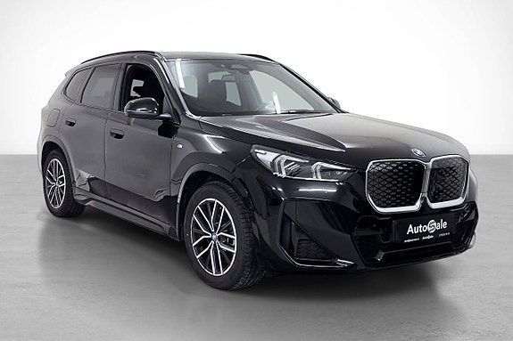 BMW iX1 8 of 30