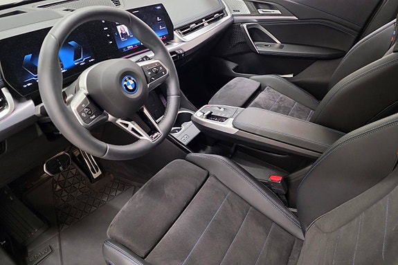 BMW iX1 15 of 30