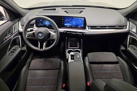 BMW iX1 21 of 30