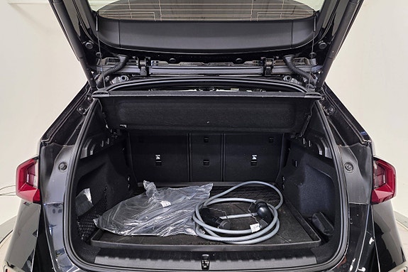 BMW iX1 10 of 30