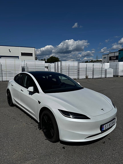 Tesla Model 3 3 of 26