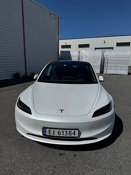 Tesla Model 3 2 of 26
