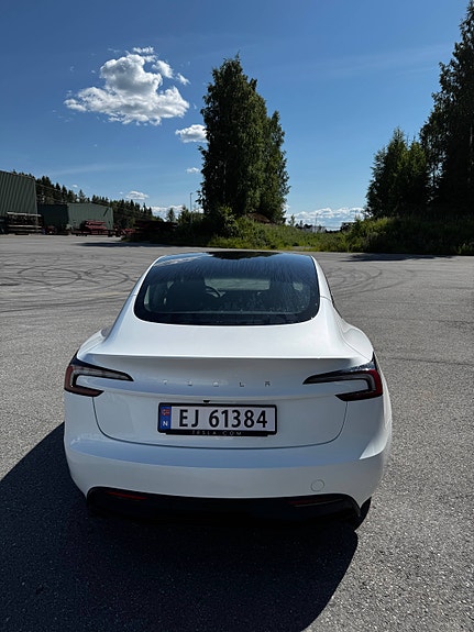 Tesla Model 3 4 of 26