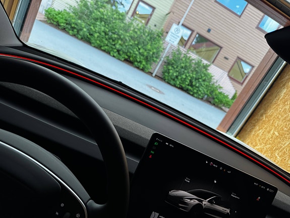 Tesla Model 3 9 of 26