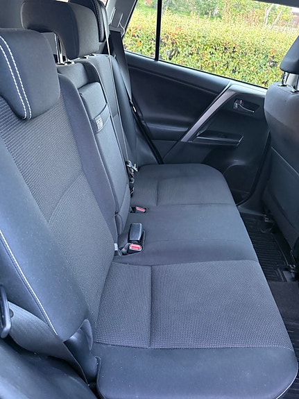 Toyota RAV4 13 of 30