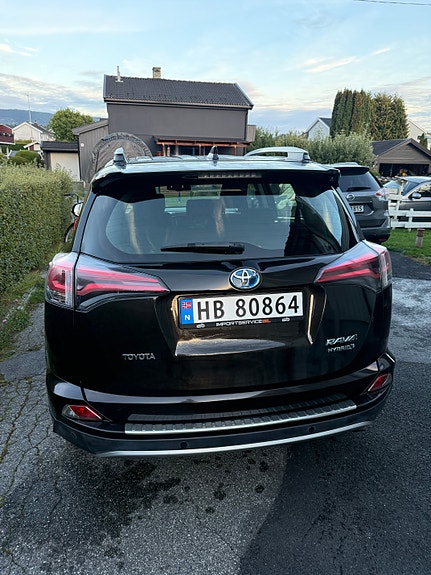 Toyota RAV4 23 of 30