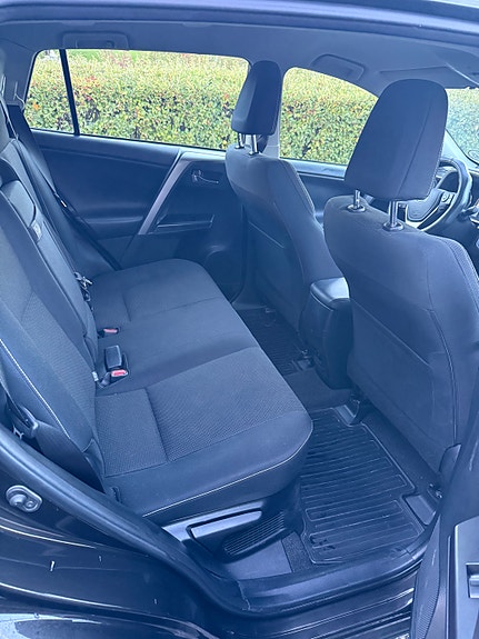 Toyota RAV4 15 of 30