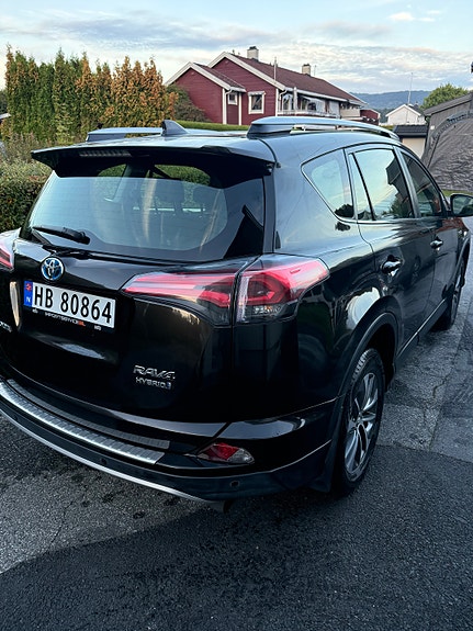 Toyota RAV4 24 of 30