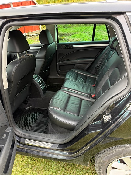 Skoda Superb 9 of 24