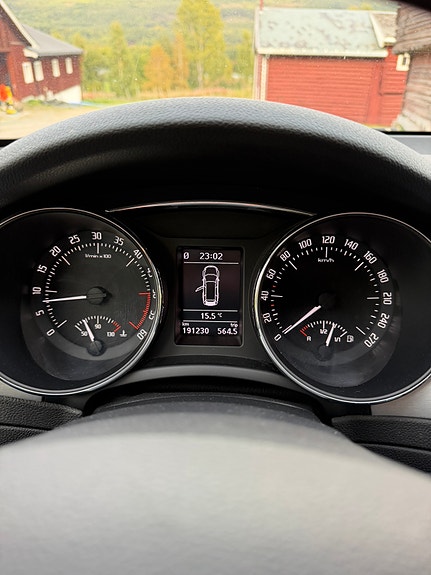 Skoda Superb 13 of 24