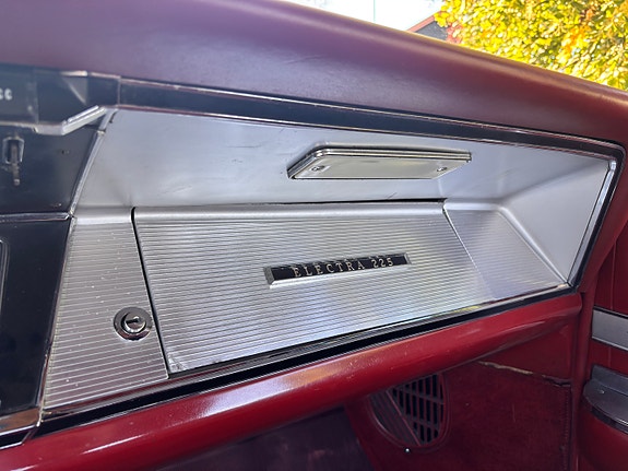 Buick Electra 23 of 30