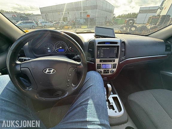 Hyundai Santa Fe 30 of 30