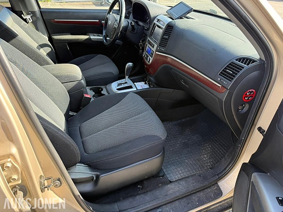 Hyundai Santa Fe 22 of 30