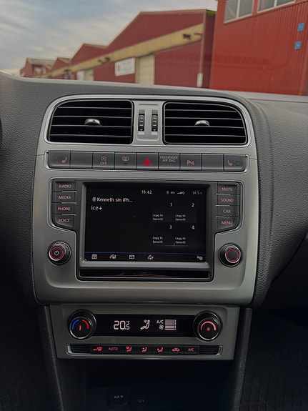 Volkswagen Polo 13 of 28