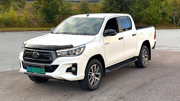Toyota HiLux 4 of 24