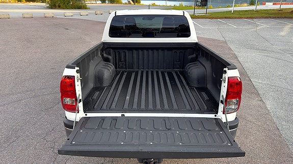 Toyota HiLux 9 of 24