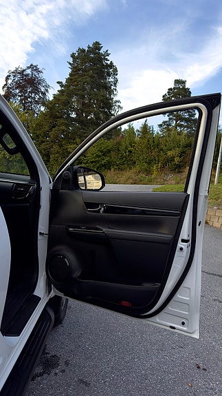 Toyota HiLux 22 of 24
