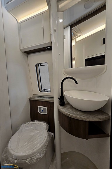 KABE Travel Master Van V690 Mercedes 170HK I Alde I Krok I RWD 16 of 25