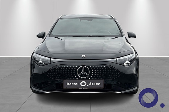 Mercedes-Benz CLA350 8 of 17