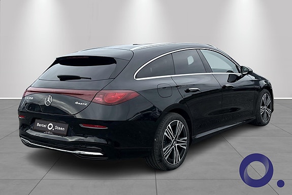 Mercedes-Benz CLA350 5 of 17