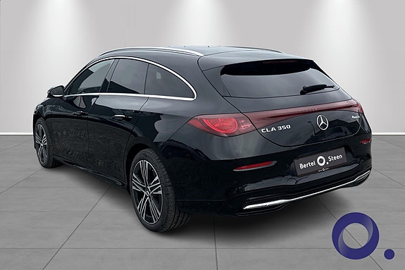 Mercedes-Benz CLA350 4 of 17