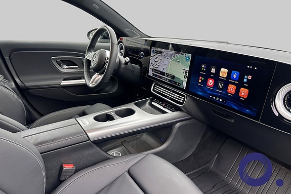 Mercedes-Benz CLA350 12 of 17